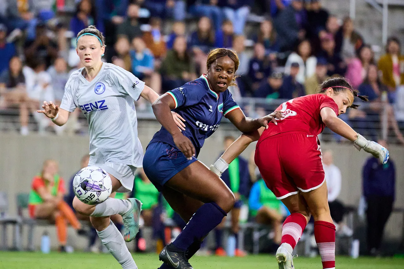 Photo Gallery: Minnesota Aurora v Rochester FC