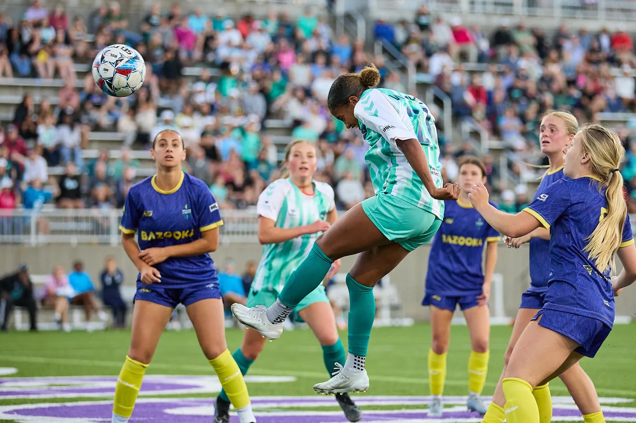 Aurora Beat River Light to Rise Up the Table