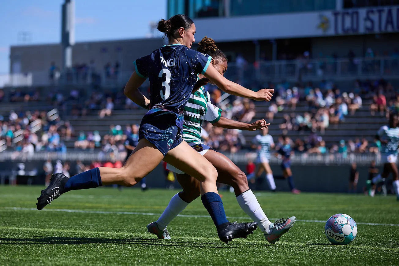 Aurora wins sixth match of the season in tight contest with RKC