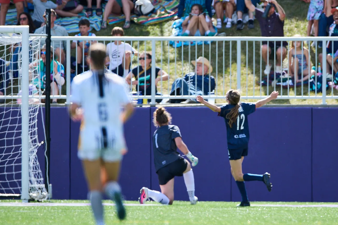 Aurora closes out regular season with two clean sheet wins