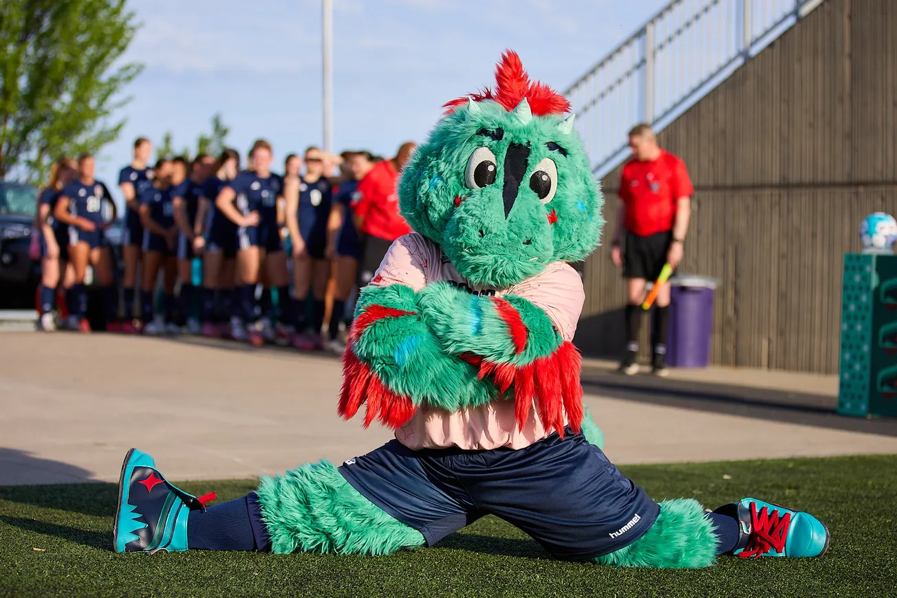 More Aurora players head to the Pros
