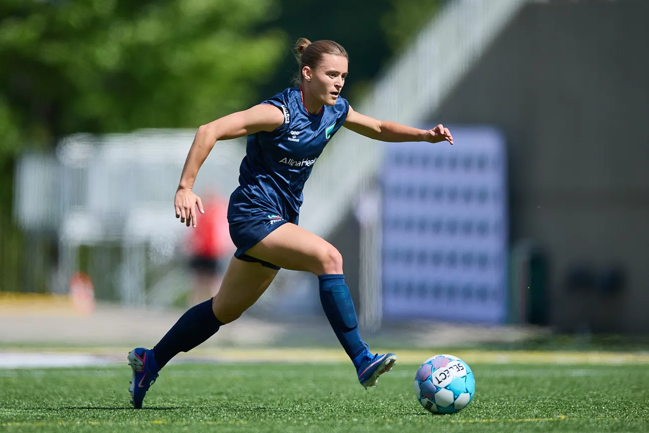Dunaway's late goal moves Aurora to the Semi-Finals