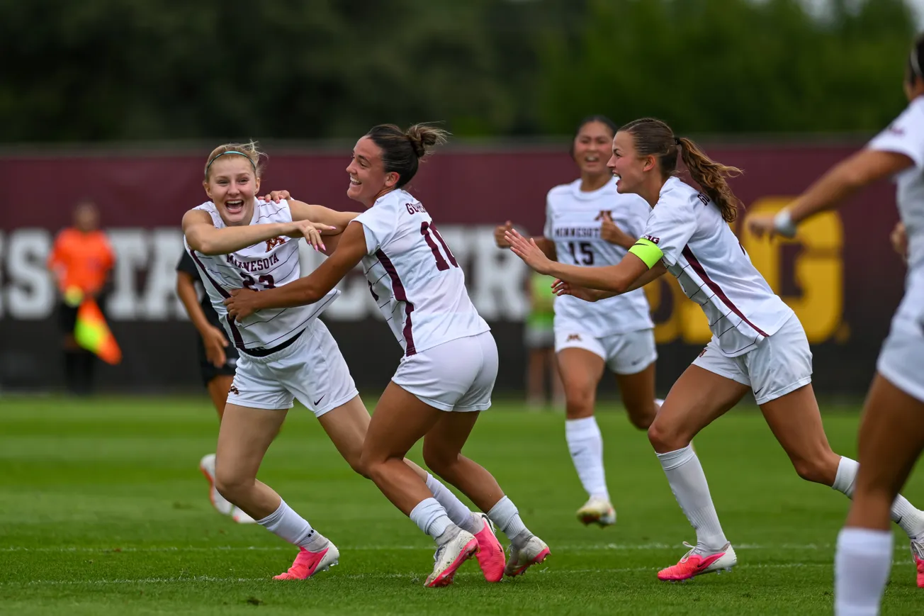 Photo Gallery: Gophers vs Georgia