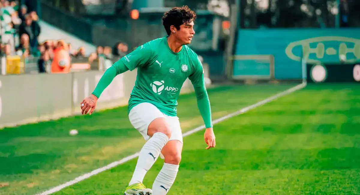 Twoons sign defender Kluiverth Aguilar