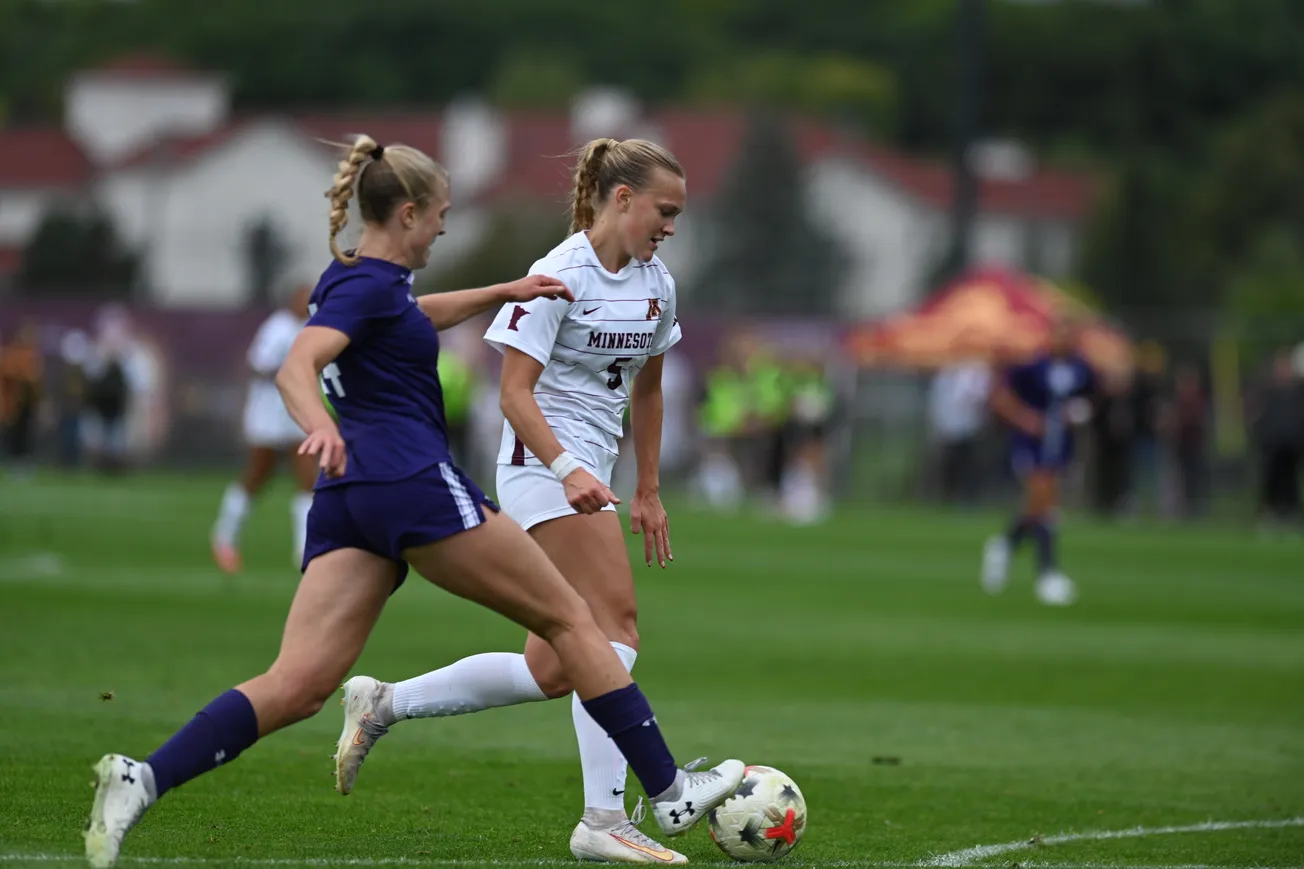 Gophers and Northwestern draw in tight clash