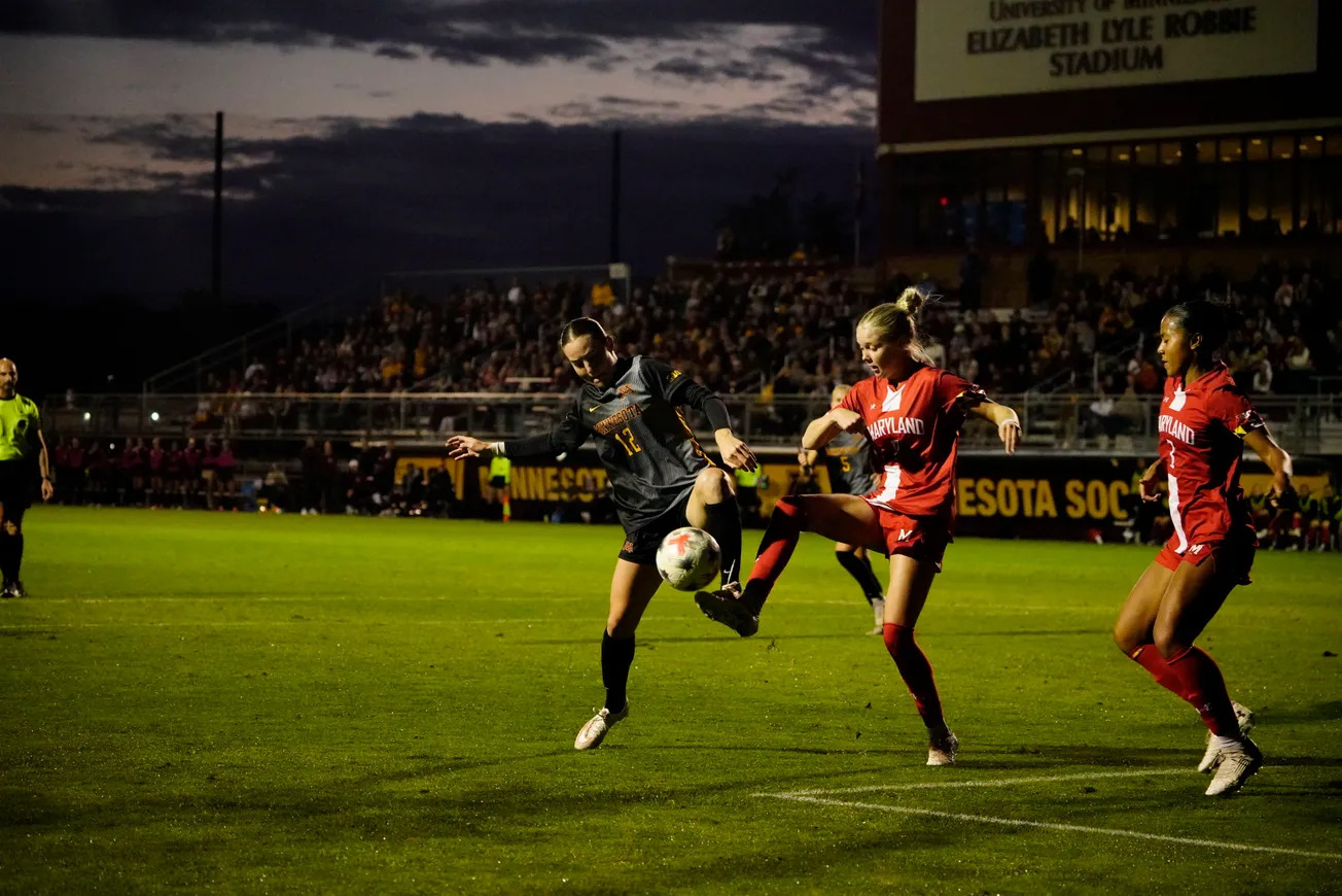 Gophers rock Terrapins under the lights on Friday night